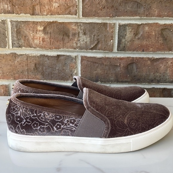 Steve Madden Velvet Pink Slip-On Shoe Size 8.5 - Picture 4 of 7